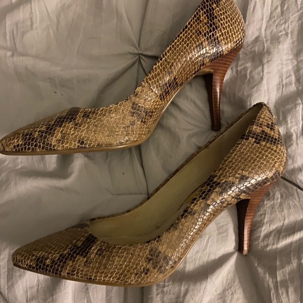 Michael Kors high heel pumps, Snakeskin